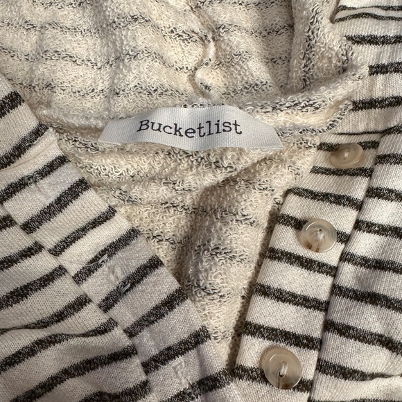 BUCKETLIST Striped hoodie - dark gray and White stripes - Picture 2 of 7